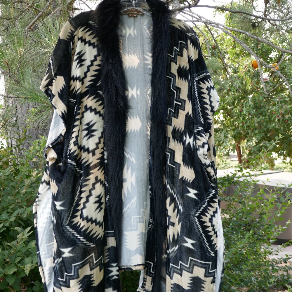 Double D Ranch Bankhead Blanket Cape with Fur